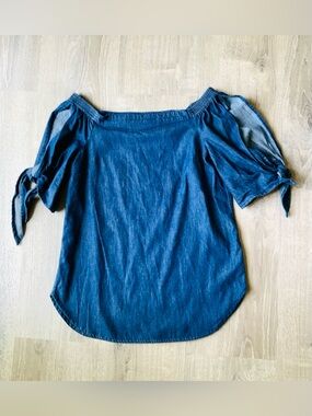 NWT📚 Lauren Ralph Lauren Cold Shoulder Tie-Sleeve Denim Top Small
